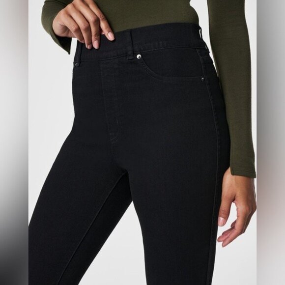 SPANX Ankle Skinny Jeans in Clean Black - Picture 2 of 9